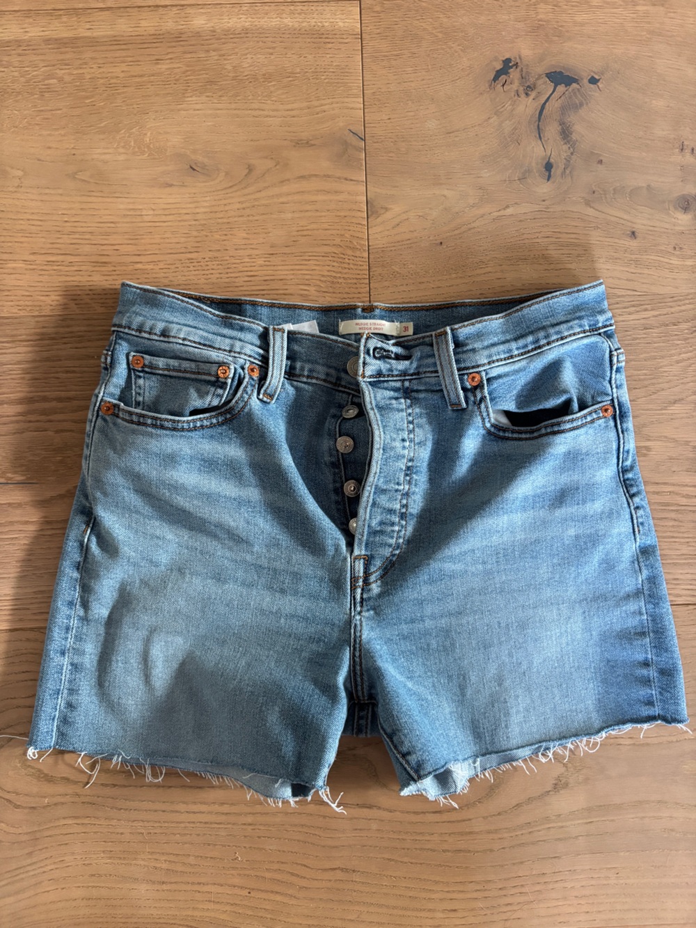 Levi’s Cutoffs, 31